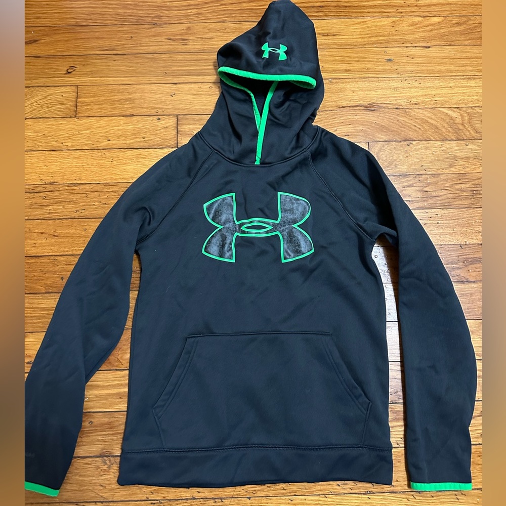 Under armor boys sweater size L